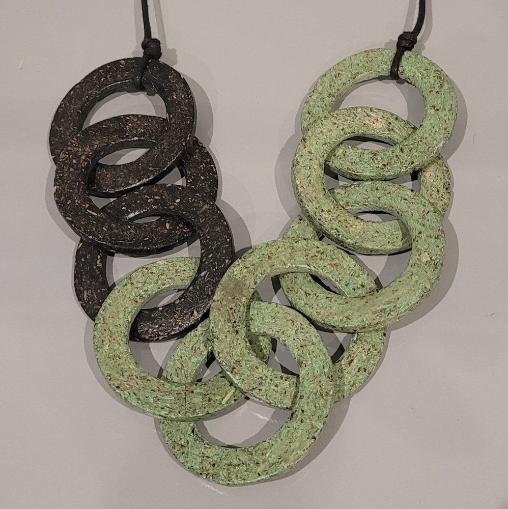 Necklace adjustable
